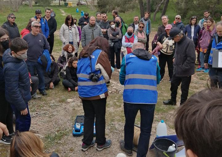 estudiants i professors al camp