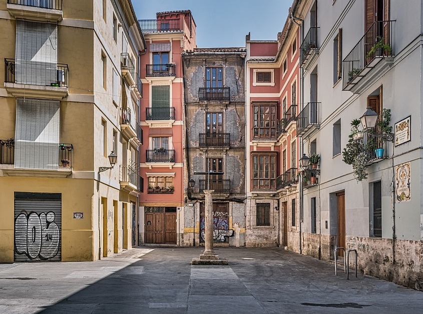 Ciutat Vella, a la ciutat de València, buida