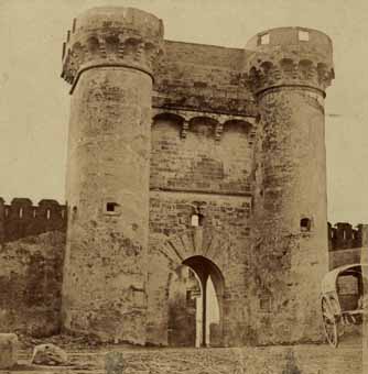 Fotografía de la puerta de Sant Josep, en Valencia, hacia 1860.