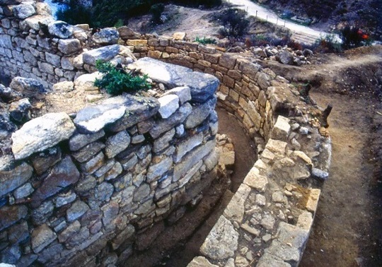 Arqueólogos griegos hallan la posible tumba de Aristóteles