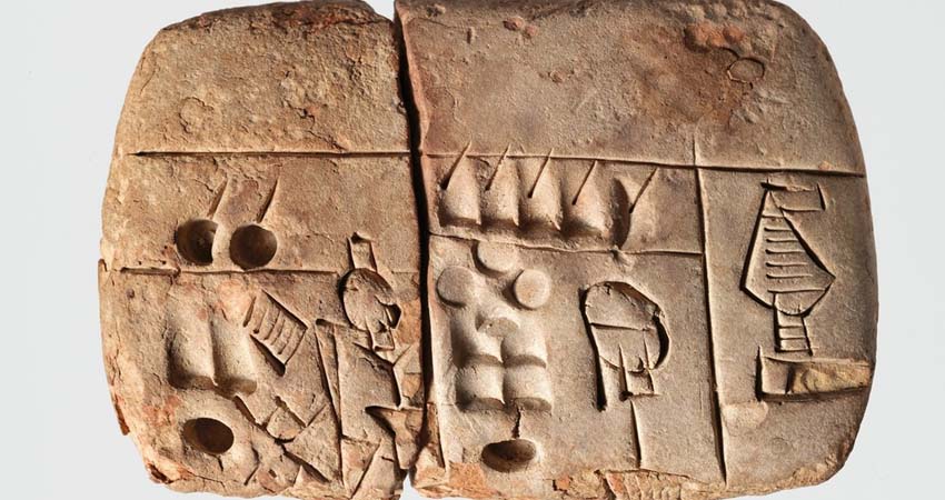 Una pedra amb símbols gravats
