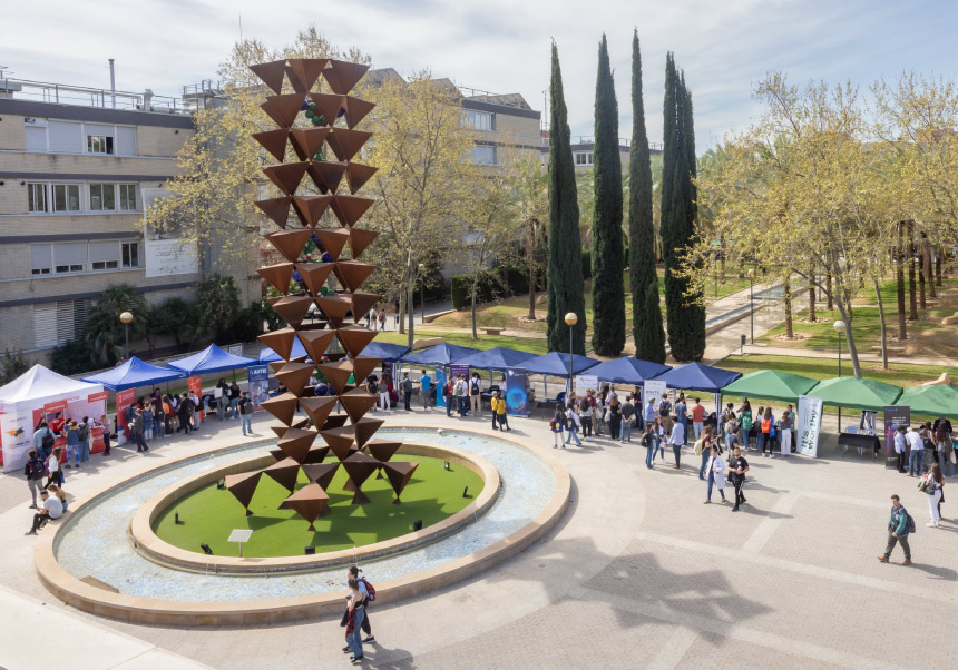 La feria de empleo en el Campus de Burjassot-Paterna.