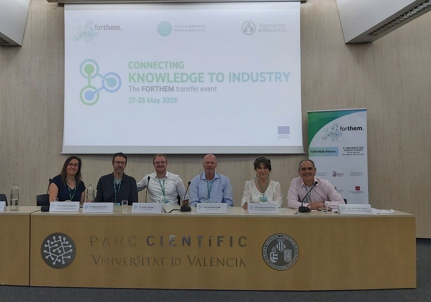 Roundtable at the FORTHEM event Connecting Knowledge to Industry with participants in a conference room.