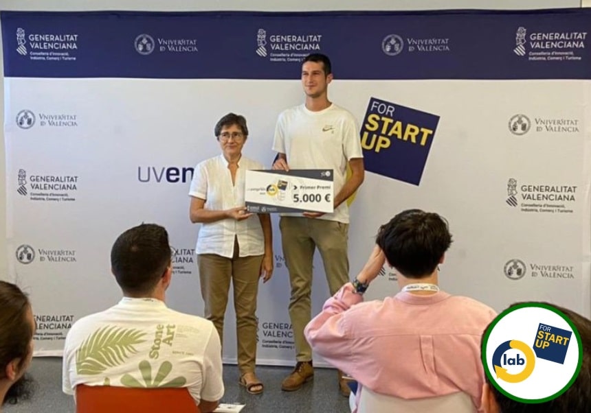 Los estudiantes de la Facultat d’Economia, Ángel Troncoso, Adrià Aguado y Pablo Senabre, galardonados en el Programa UVemprén Lab – StartUP