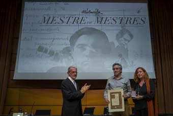 El rector, amb els fills de Joaquín Michavila.