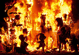 Falla quemándose