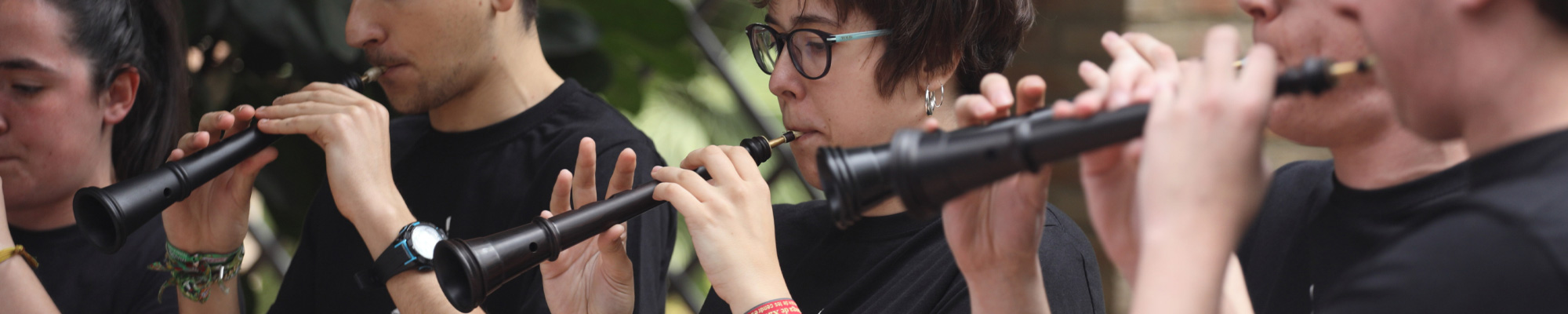 Colla de Dolçaines i Percussió.