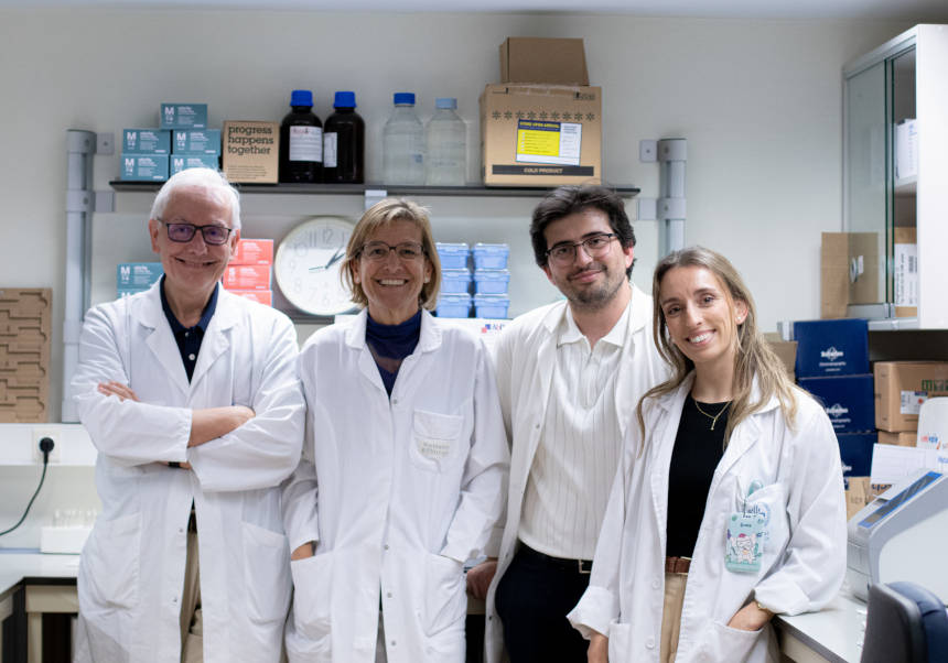De izquierda a derecha: José M. Estrela, Elena Obrador, Rafael López-Blanch y Maria Oriol, miembros del equipo de la UV.