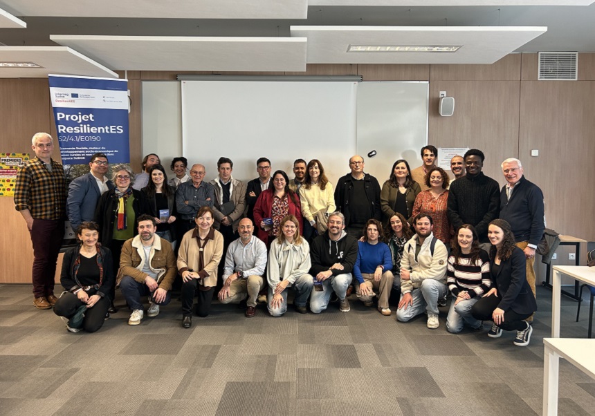 grupo de asistentes a la reunión