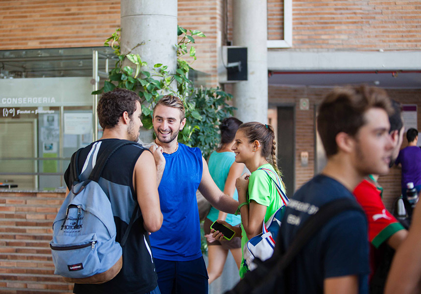 Eleccions a Elections for the renewal of student representatives on the School Doctoral SteeringCommittee.