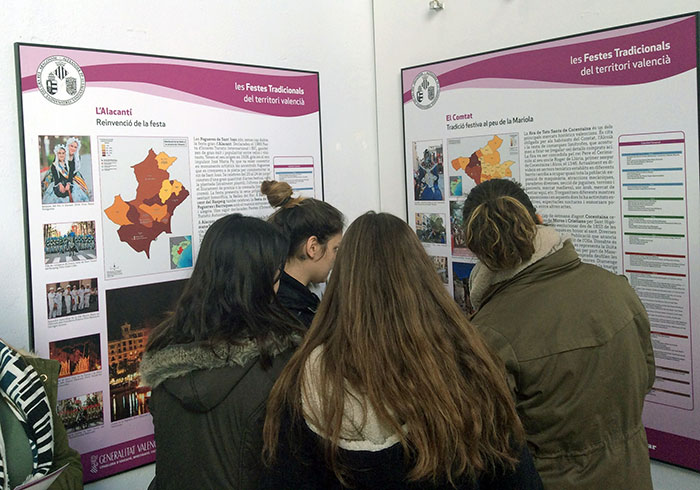 Les exposicions de la Universitat sobre Festes i Patrimoni arriben a Algemesí i Xàtiva
