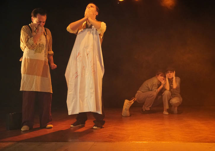 A scene from the play ‘Dentro de una hora’ by Teada.