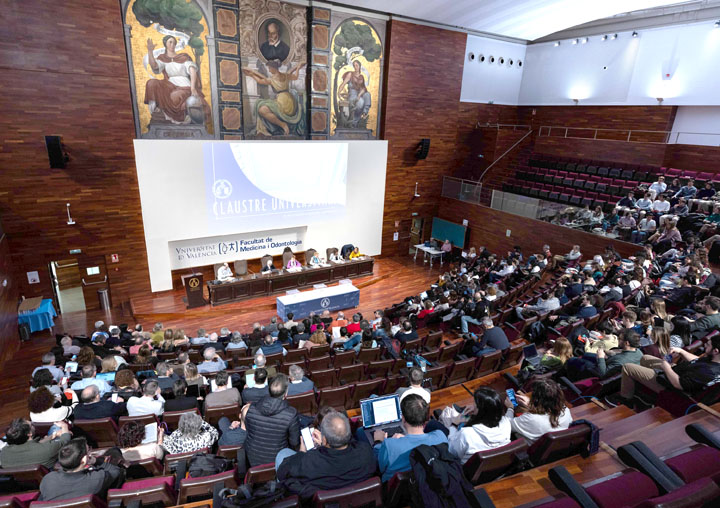 Photo of the meeting of the Senate.