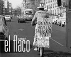 Una fotografia de l'exposició d'El Flaco il·lustra la targeta d'invitació.