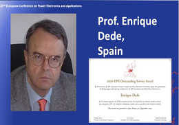 El profesor Enrique Dede recibe el premio EPE Outstanding Service de la