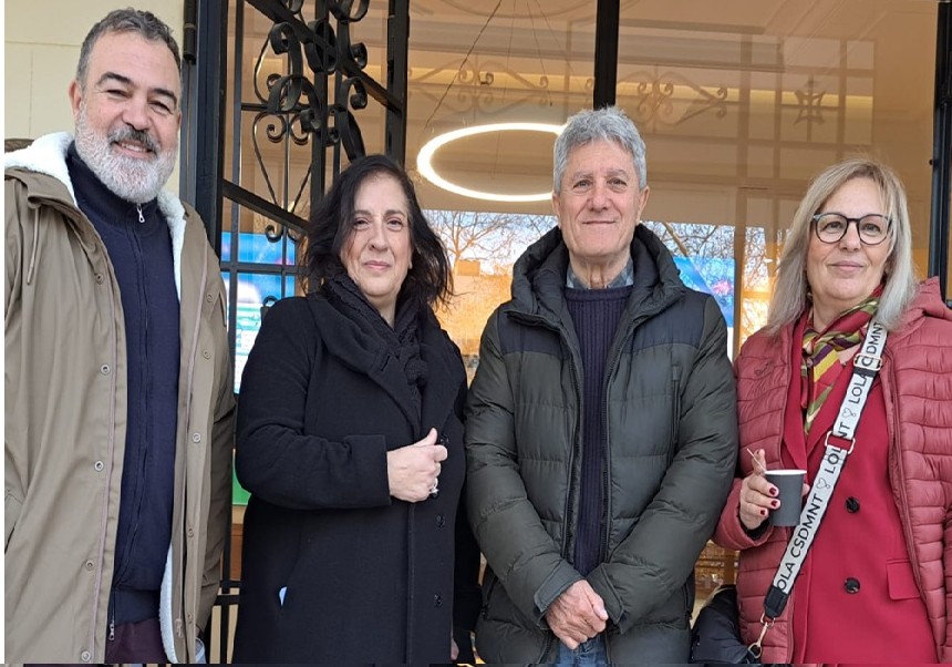 Pedro, Inés, Jose Luis y Amparo antes de entrar en una de las reuniones
