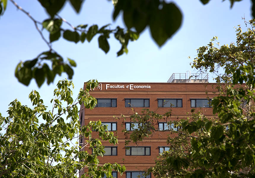 Faculty of Economics UV Image.