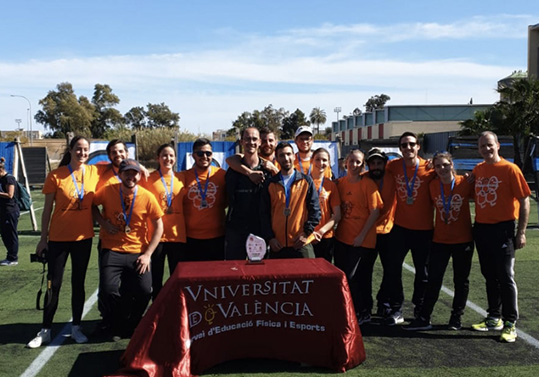 L''equip de tir amb arc de la Universitat