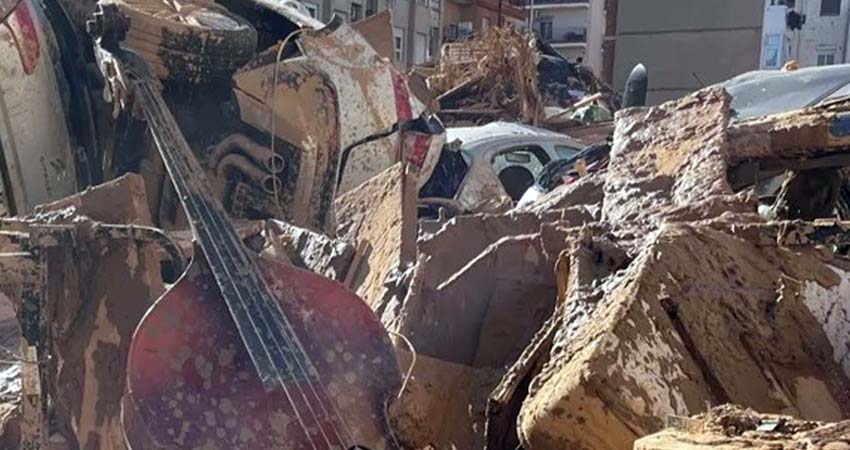 A musical instrument in the middle of ruins