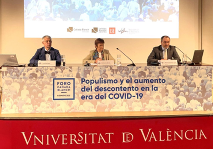 La Nau de la Universitat de València acull el Fòrum Canyada Blanch 2022 per a debatre sobre l'auge dels populismes i les seues conseqüències
