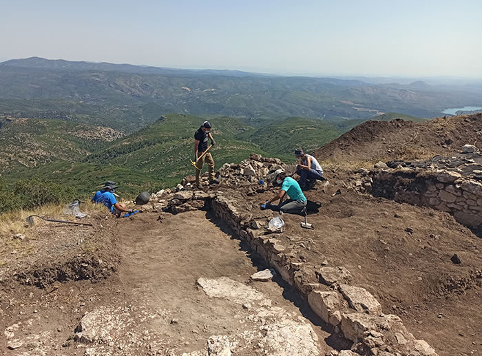Excavant al Pico de los Ajos (Yátova) (Foto D. Quixal)
