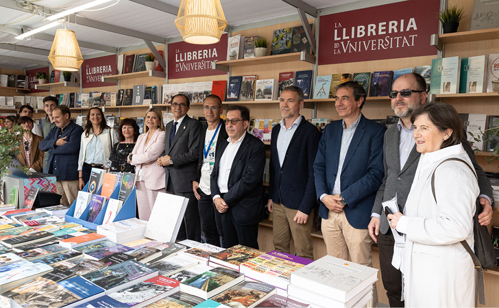 Stand de la UV a la Fira del Llibre de València