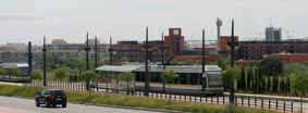 Tramvia en l'estació de 'Santa Gemma-Parc Científic UV'
