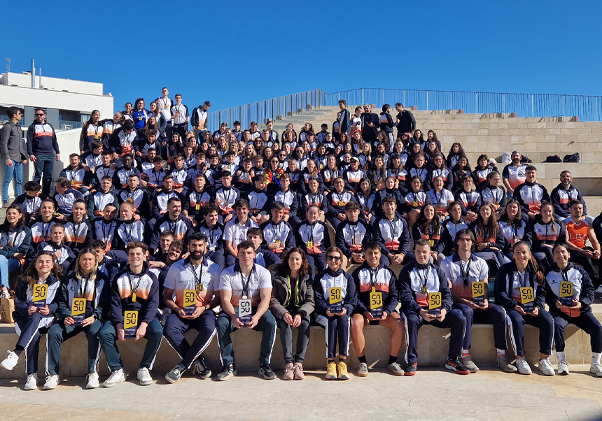 Foto de los deportistas de la UV participantes en las finales