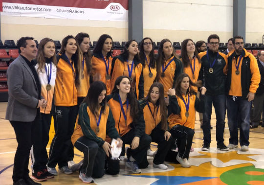 El equipo de baloncesto femenino de la Universitat de València, campeón autonómico.