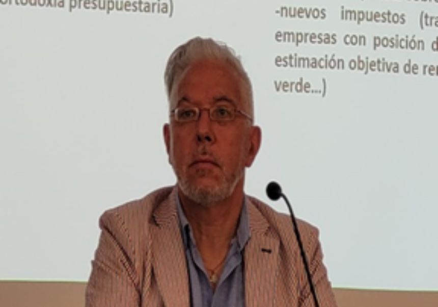 Panel discussion’s moderator