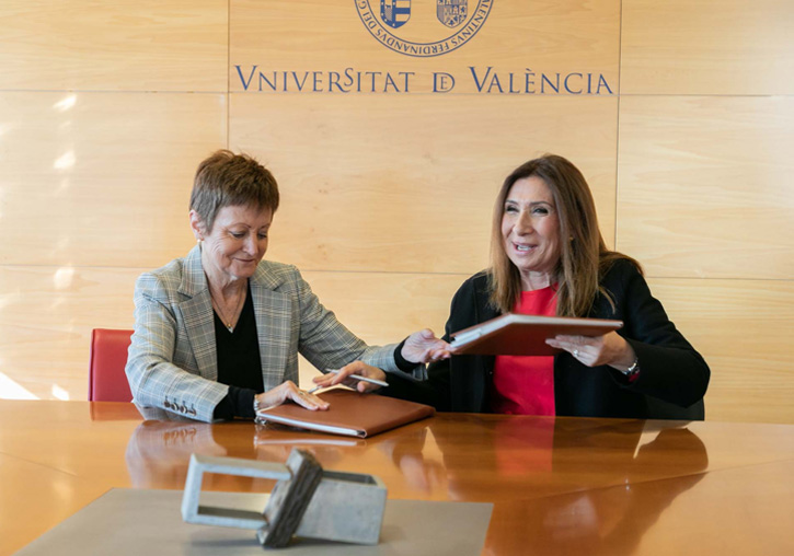 La UV y el ICAV consolidan su colaboración en formación permanente y socialmente comprometida