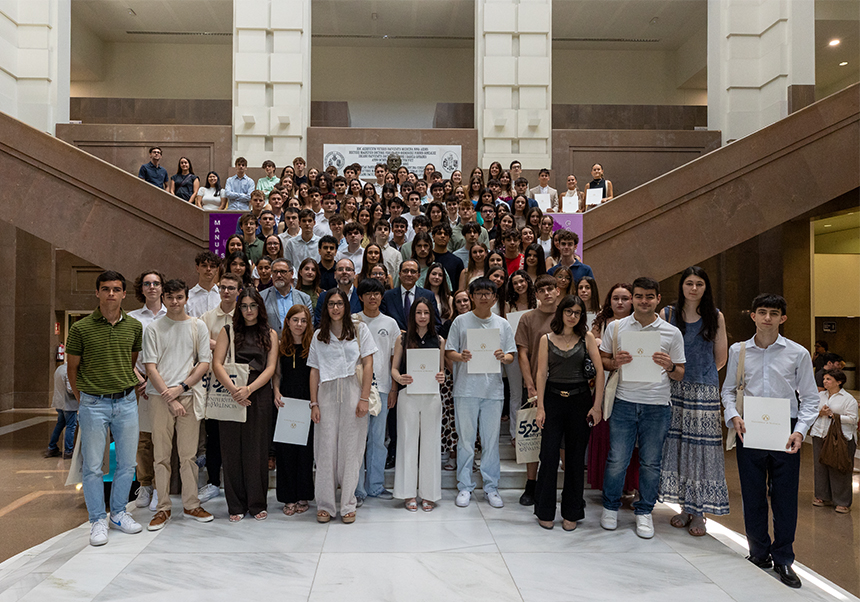  Estudiantat amb el diploma de millors expedients de les PAU, NAU o ambdues. - imatge 0