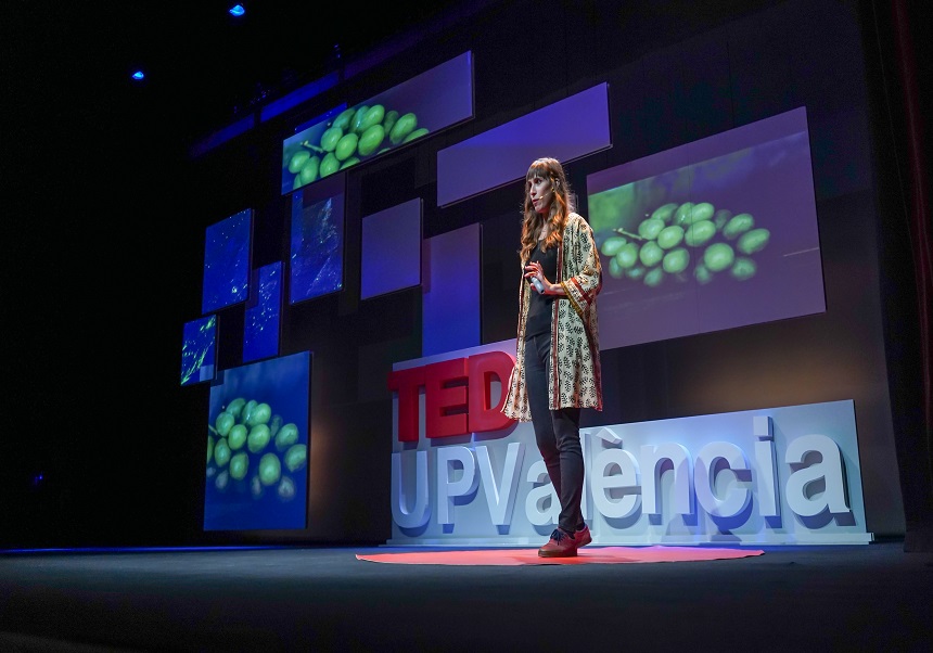 La profesora Sonia Machause López participó en la séptima edición de TEDxUPValència.