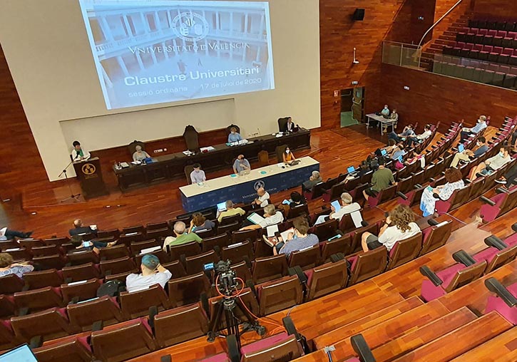 Fotografía del Claustro celebrado el 17 de julio de 2020 en la Facultad de Medicina y Odontología