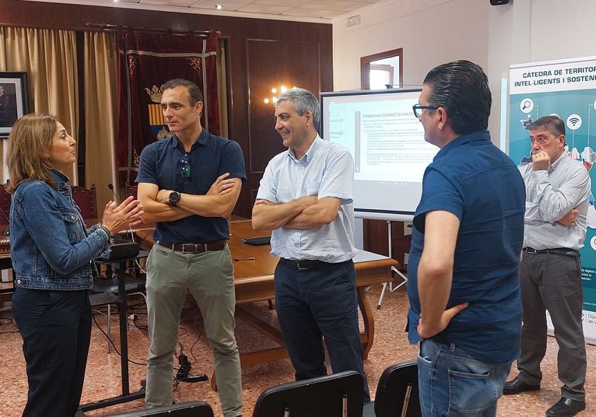La Càtedra de Territoris Intel·ligents i Sostenibles dona a conéixer plataforma Connecta-València a Llosa de Ranes