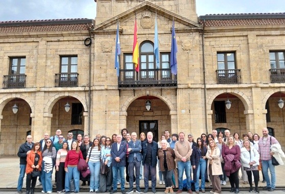 FAEDEI group at the doors of Avilés City Hall
