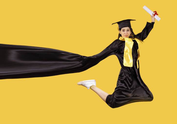 El estudiantado recién titulado podrá hacerse Alumni Premium gratis durante el primer año.