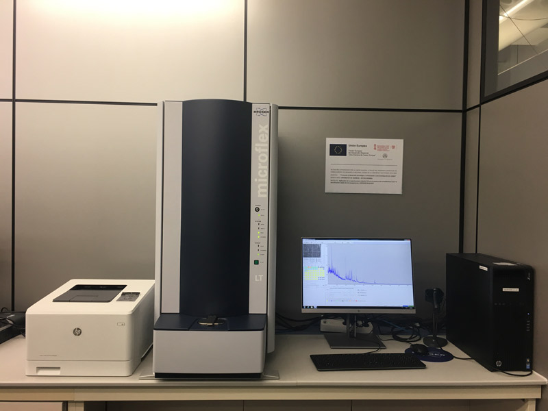 Espectrómetro de masas MICROFLEX LT/SH (Bruker Daltonics)
