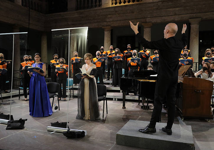 Un momento del espectáculo 'Distopia' del Orfeó Universitari de València.