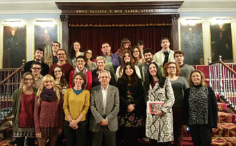 Foto de família amb els organitzadors i els guanyadors d'Emergents 2016.