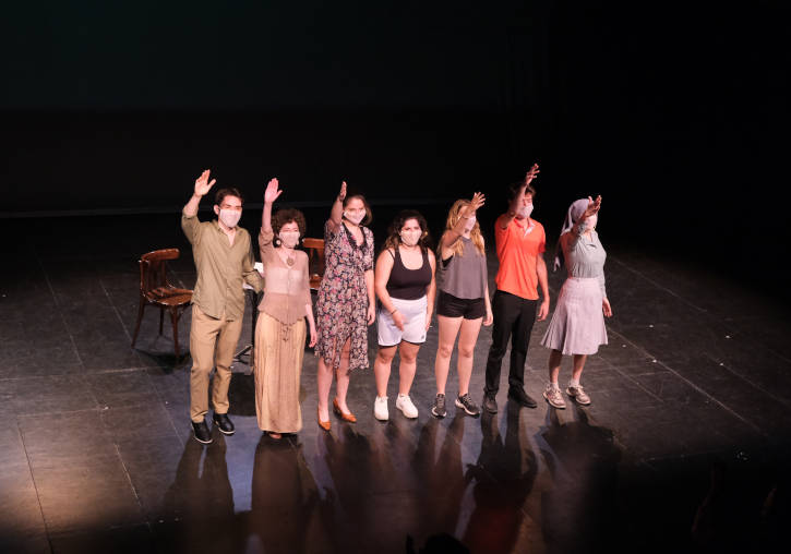 Students of the Permanent Theatre Workshop level 1 rehearse at La Nau’s Matilde Salvador.