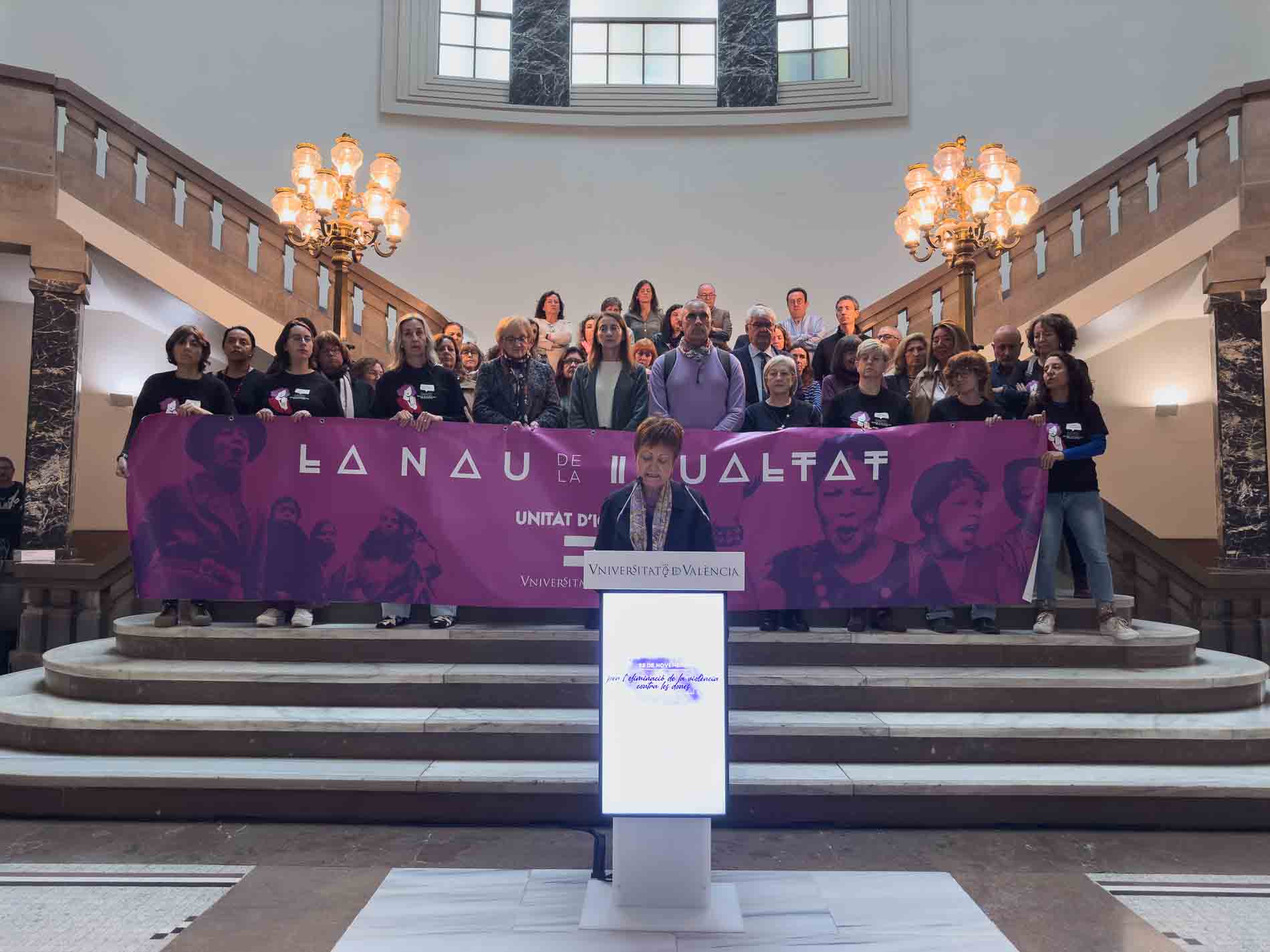 A moment of the lecture of the manifesto