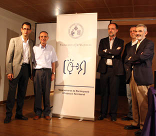 El vicerrector Jorge Hermosilla (primero por la izquierda), acompañado por otros participantes en las jornadas en Utiel.