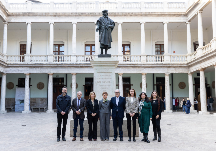 The Principle with the organiser committee of the session during the opening in La Nau.