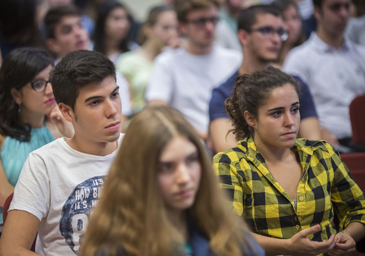 Estudiantes de la Universitat, en una imatge d'arxiu.