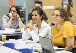 Assistents a un curs de La Nau dels Estudiantes