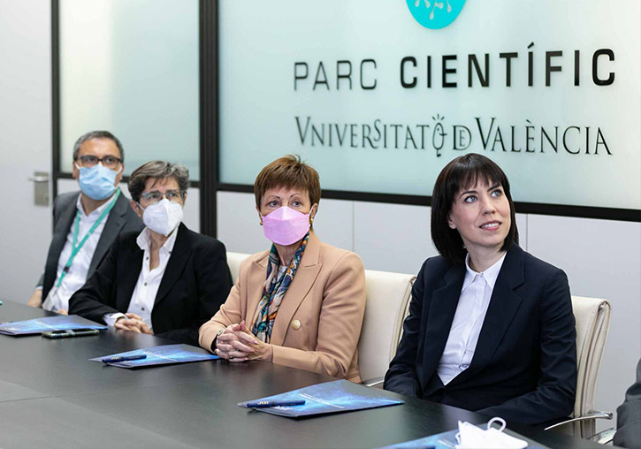 La ministra de Ciencia e Innovación visita los proyectos I+D+i de hadronterapia del IFIC