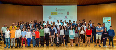 El alumnado, sus familias y profesorado de Estalmat 2015.