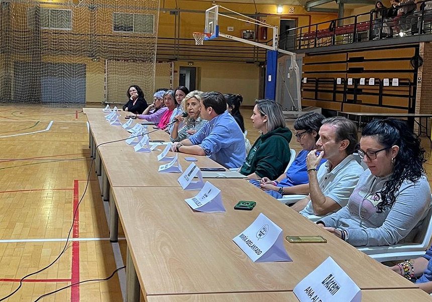 Persones realitzant el cens.
