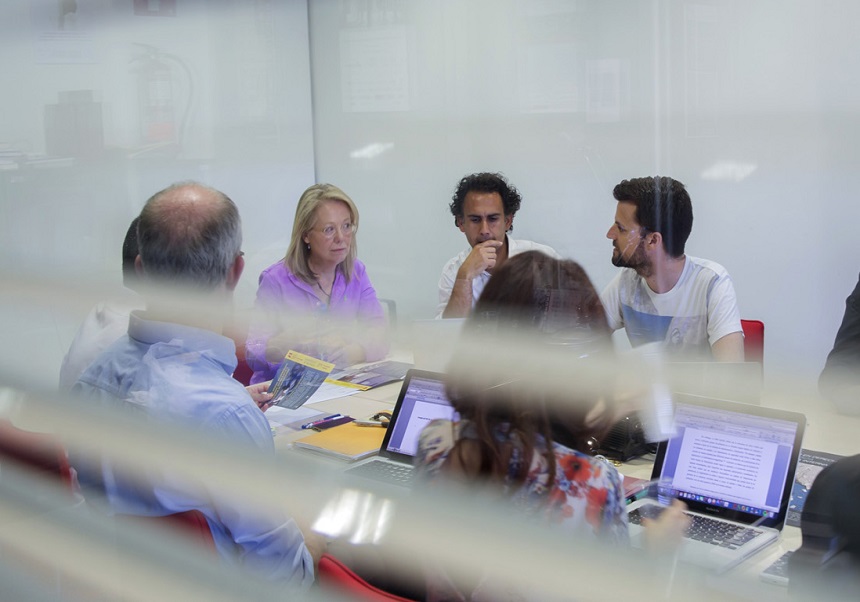 Imatge d'una reunió de l'IDHV.
